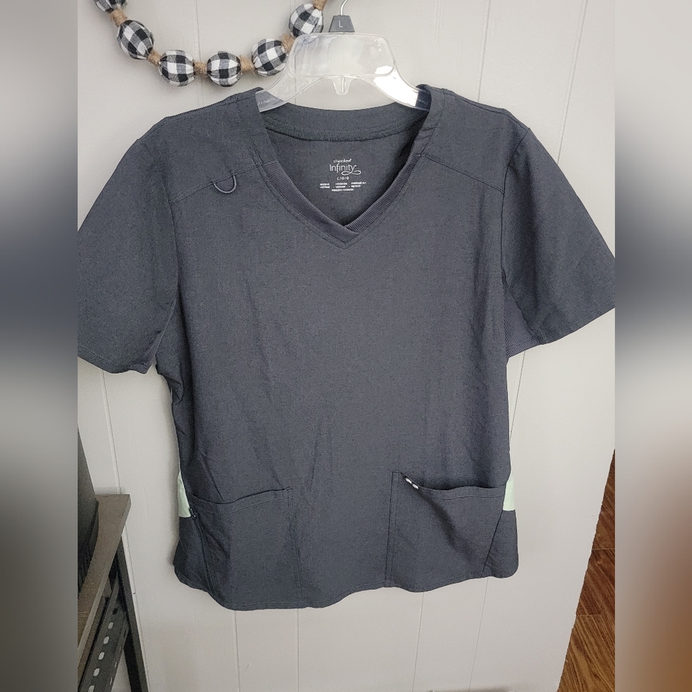 Scrub set